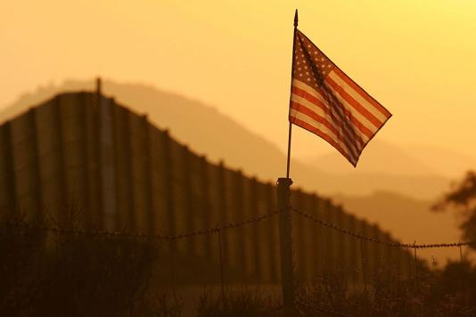 Стіна на кордоні США з Мексикою необхідна місцевим жителям