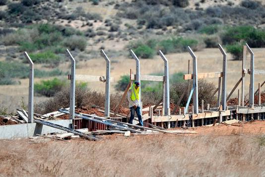 Огорожа з колючого дроту між Алжиром і Марокко