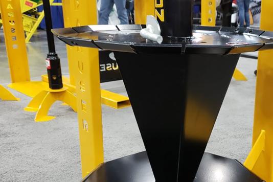 Пристрої для розмотування і змотування звичайного і колючого дроту