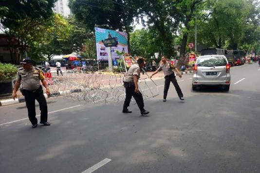 Митинг у дворца в Джакарте