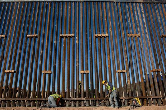 Стена на границе с Мексикой и пандемия коронавируса