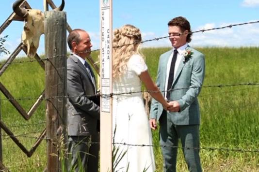 Колючий дріт і весілля на кордоні