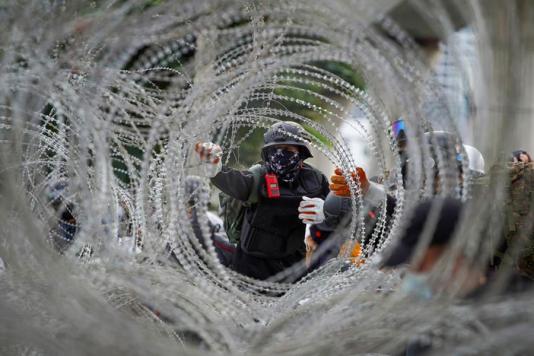 Протестуючі в Бангкоку та колючий дріт Єгоза