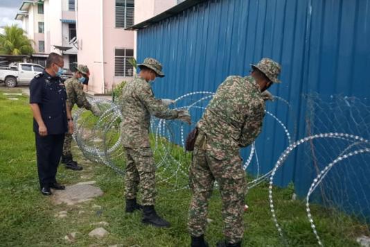 Колючая проволока в Сибуджае