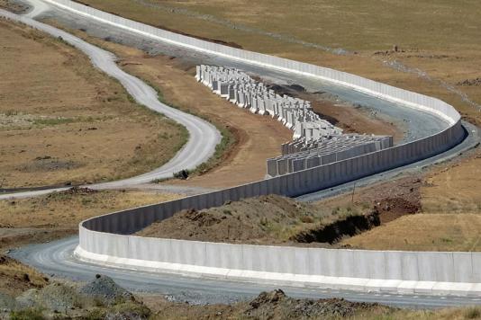 Будівництво стіни на кордоні Туреччини з Іраном