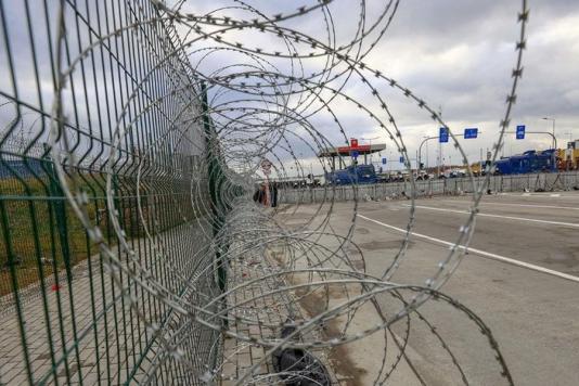 Колючий дріт на кордоні з Білоруссю