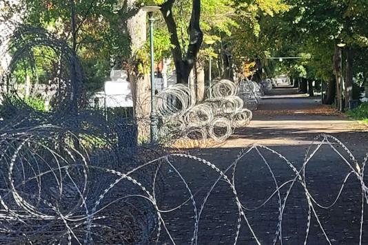 Колючий дріт у центрі Кейптауна