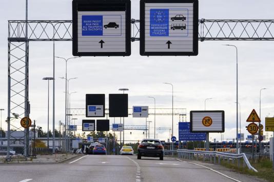 Забор с колючей проволокой на границе Финляндии будет построен