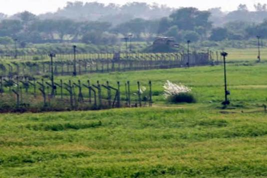 На кордоні Індії з Бангладеш відсутні паркани та колючий дріт