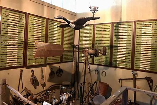 Колючий дріт у Музеї історії округу Феннін