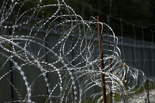 Польща продовжить зону заборони