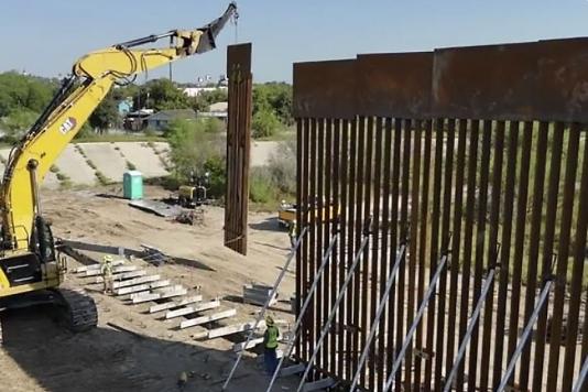 Стіна розширюється, щоб зупинити незаконний перехід кордону