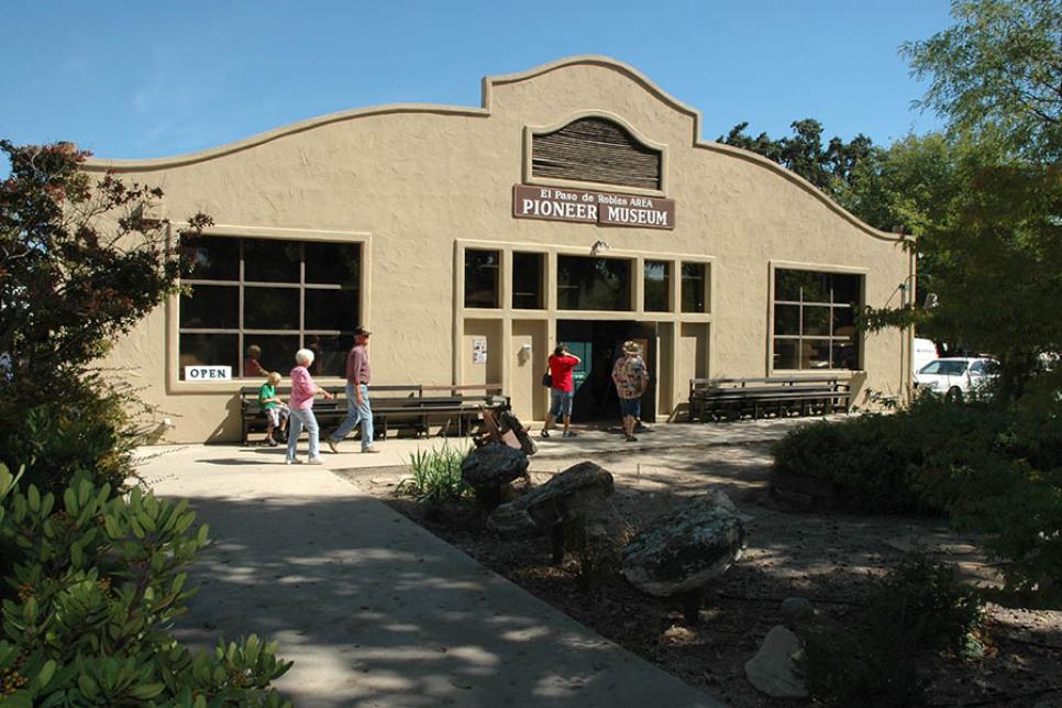 Виставка колючого дроту «Дріт і нитка» в Ель-Пасо