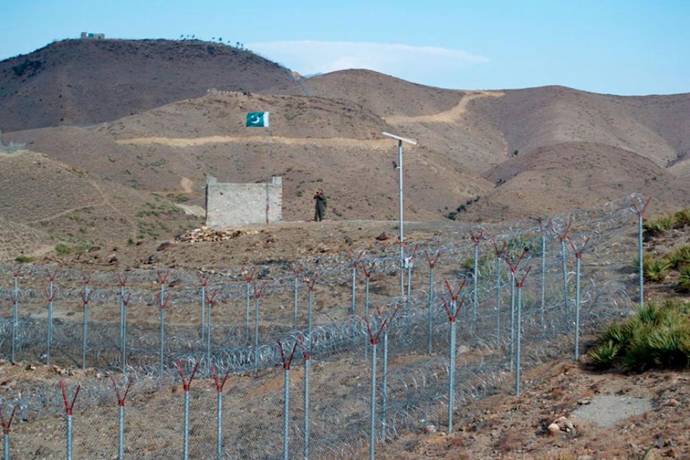 Колючий дріт на кордоні Пакистану і Афганістану