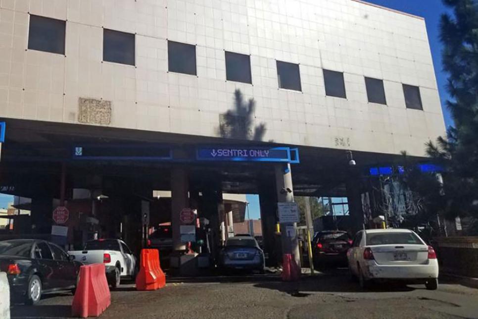 Колючий дріт прибраний з пункту пропуску ДеКончіні в США