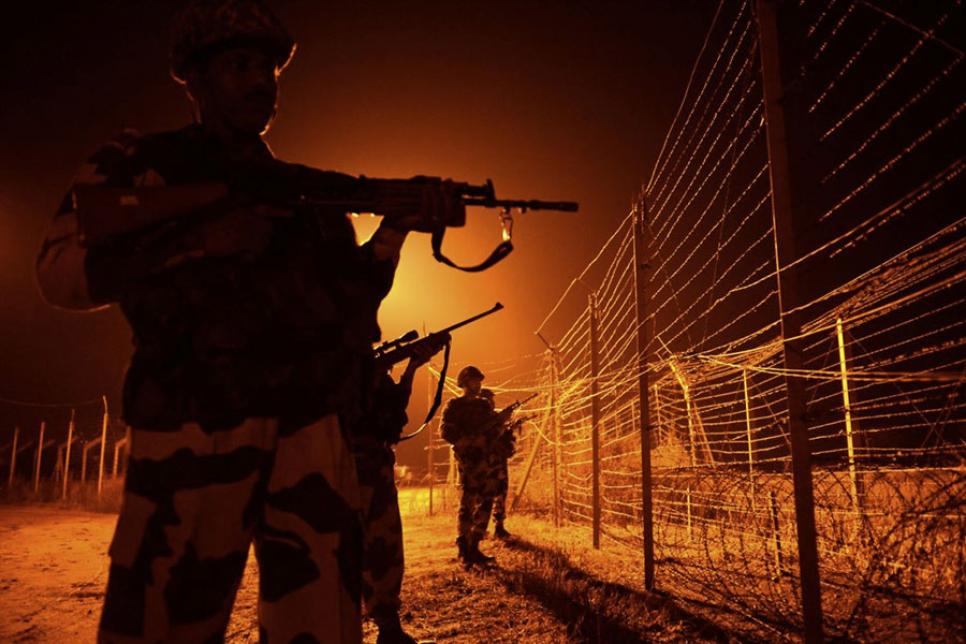 Забор из колючей проволоки