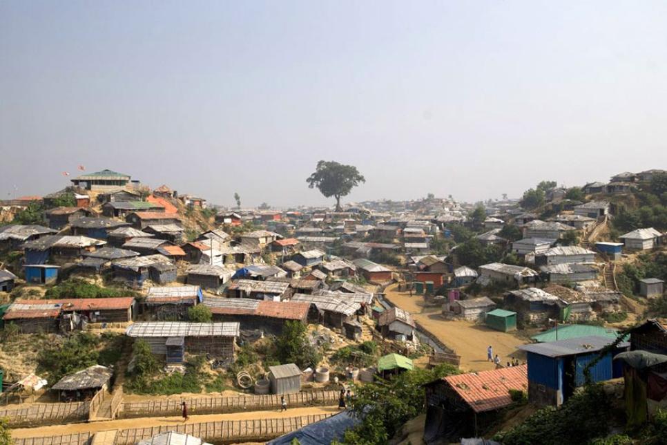 Табір біженців буде огороджено колючим дротом