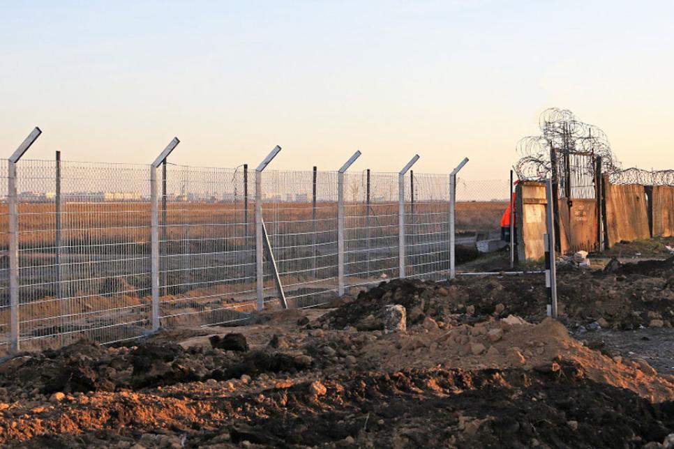 Заміна паркану в аеропорту Одеси