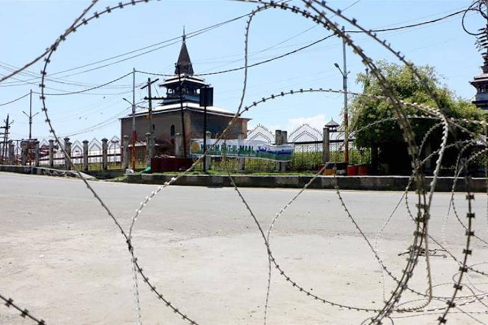 Колючий дріт в Кашмірі