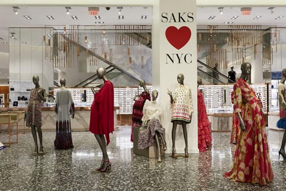 Saks Fifth Avenue убрал колючую проволоку