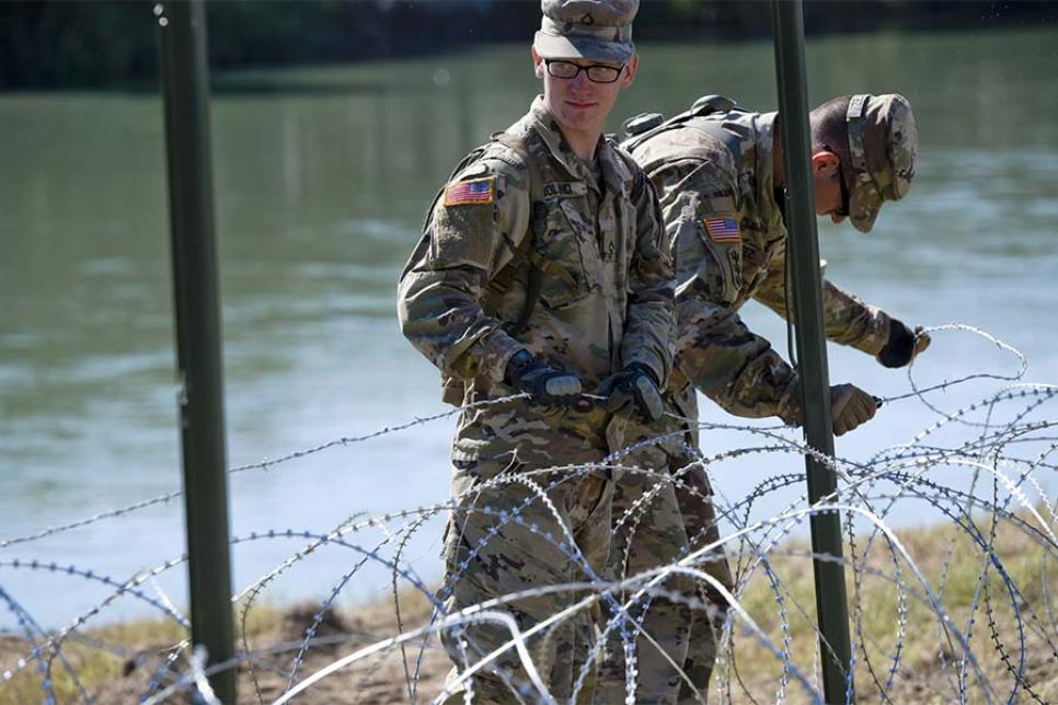 Колючая проволока в Ларедо
