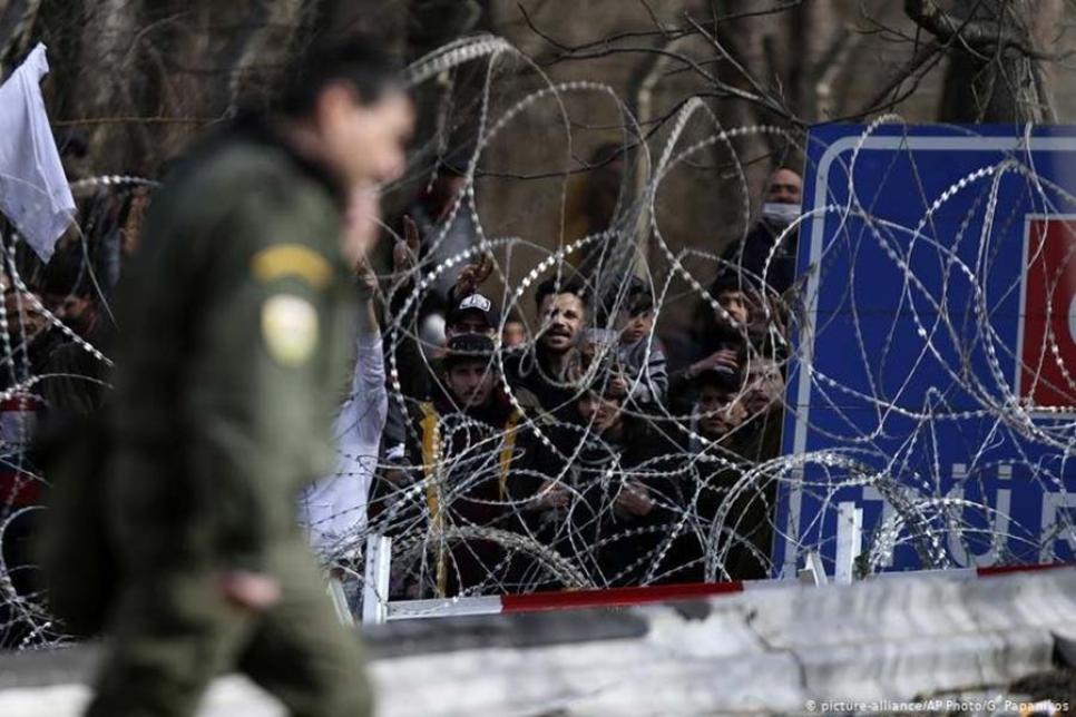 На границе Турции и Греции будет новый забор с колючей проволокой