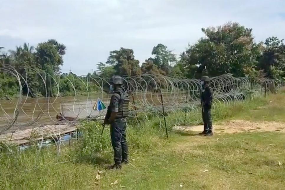 Колючая проволока на границе Малайзии и Таиланда