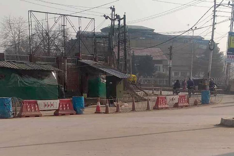 Колючий дріт на вулицях Срінагара