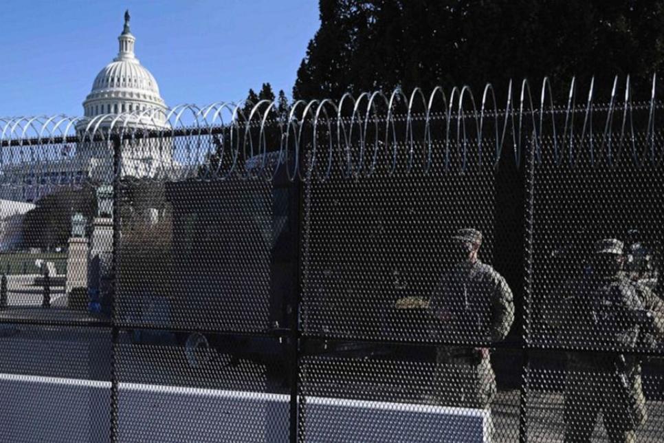 Колючий дріт в Вашингтоні