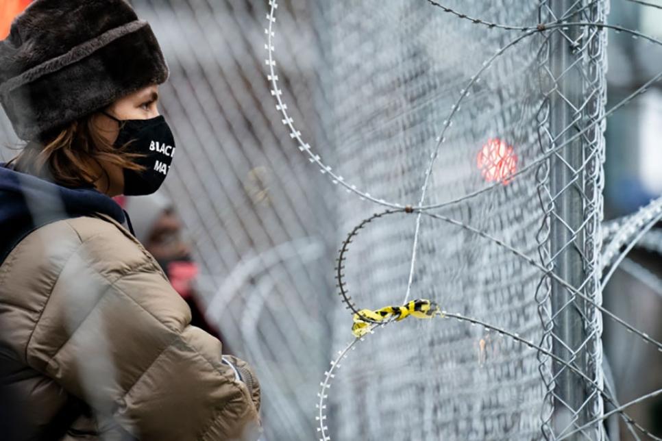 Колючая проволока в Миннеаполисе в ожидании вердикта