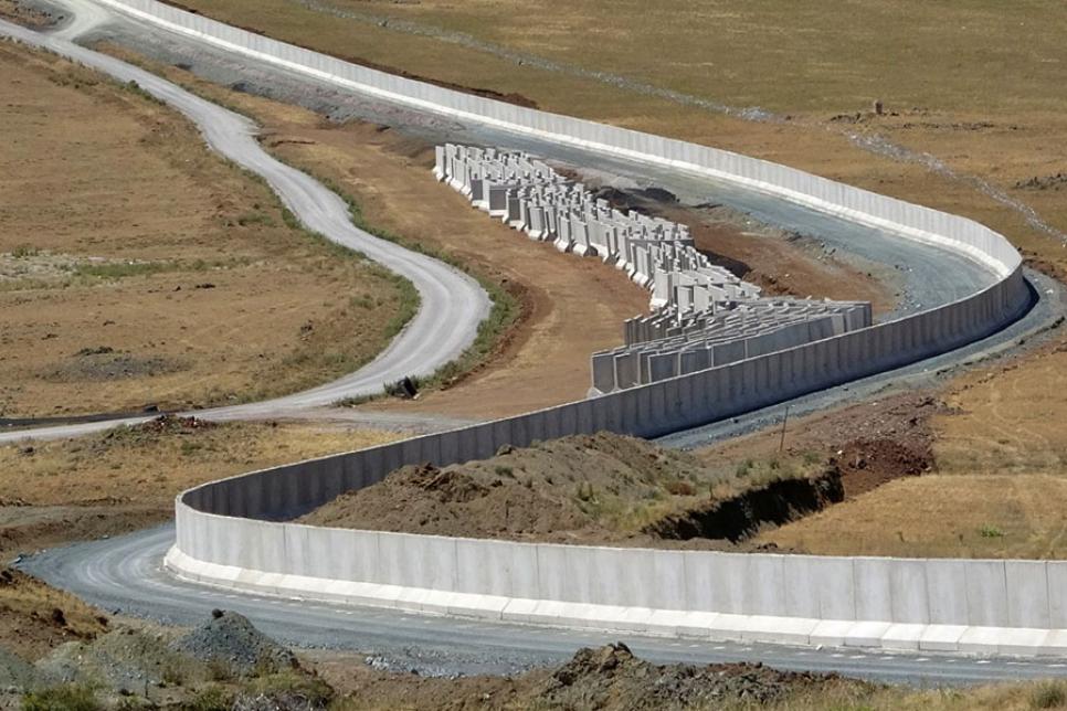 Будівництво стіни на кордоні Туреччини з Іраном