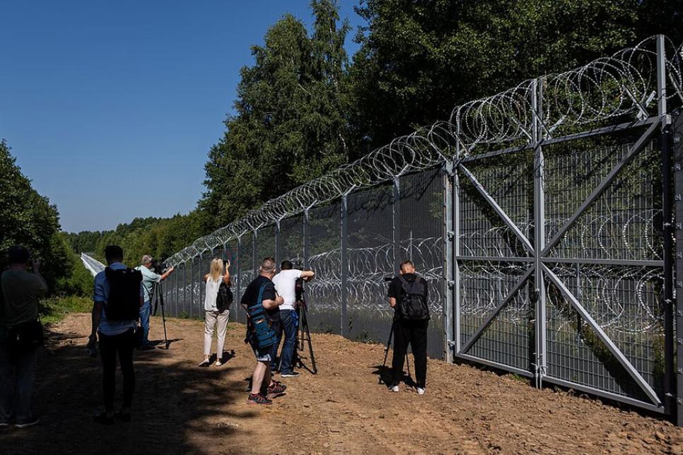 Паркан із колючого дроту в Литві закінчено