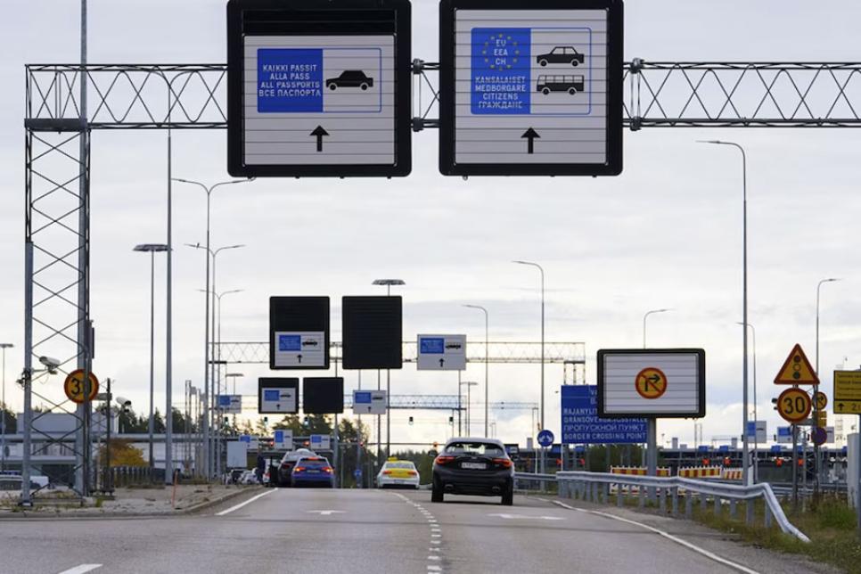 Забор с колючей проволокой на границе Финляндии будет построен