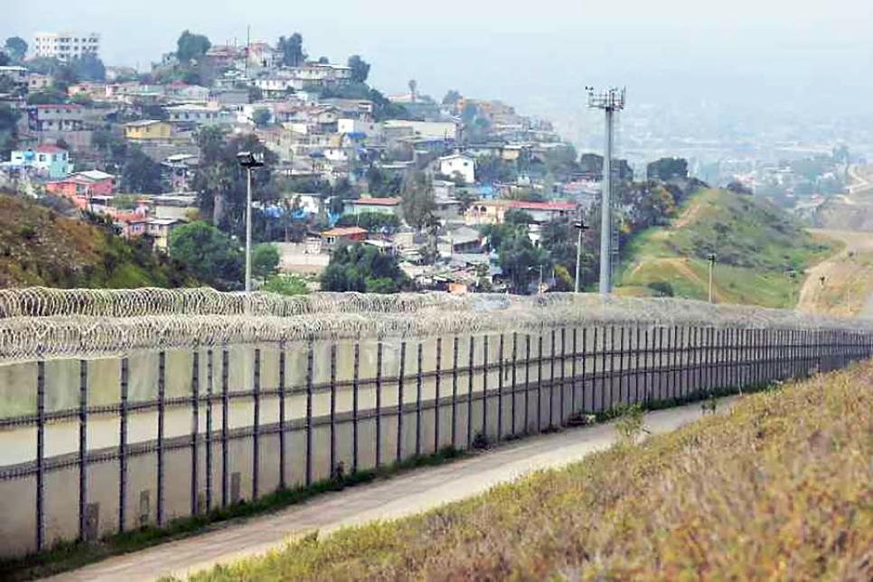 Паркан із колючим дротом біля Сан-Ісідро
