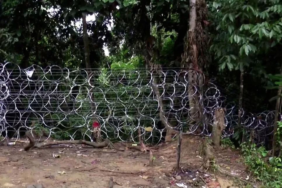 Панама встановлює колючий дріт