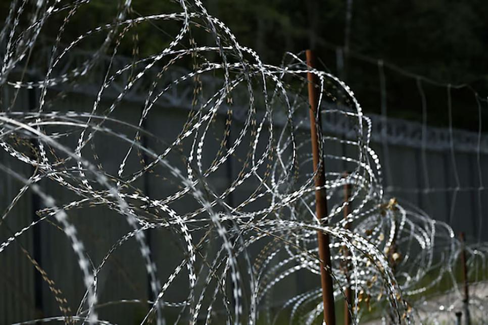 Польща продовжить зону заборони