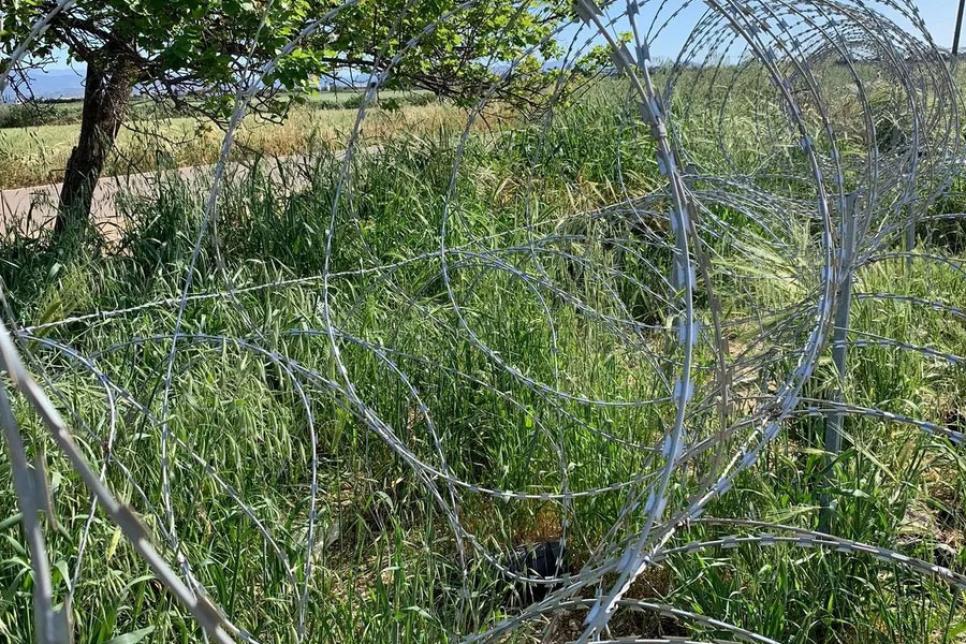 Колючий дріт буде видалено протягом січня
